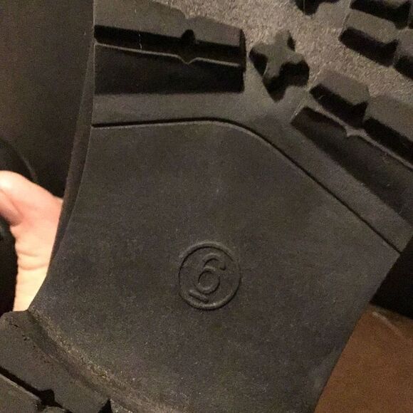 Like new boots, combat style by universal thread, size 6 - Picture 7 of 9
